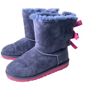 Ugg suede boots size 5 pink blue Bailey Boot with Bow Peacoat